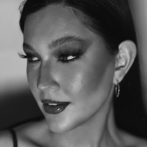 Meet your Posher, Anna - Picture 1 of 1